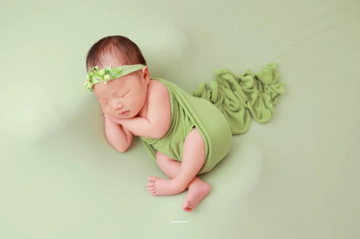 唐山宝宝边吃边拉正常吗